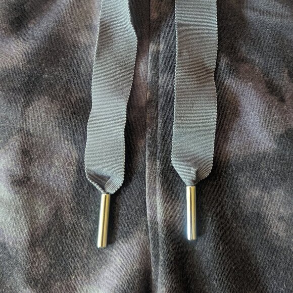 ATHLETA BALANCE 4" SHORTIE SHORTS IN POSITIVE LATITUDES TEMPTEST VIOLET - Picture 5 of 6